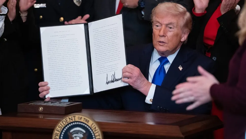 Trump șochează din nou. A instituit o zi națională în memoria victimelor provocate de migranții ilegali