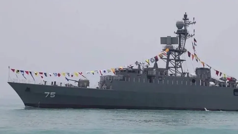O navă de război a Iranului, lovită de un submarin american: peste 100 de marinari sunt dați dispăruți. Hegseth: „Luptăm pentru a câștiga!”