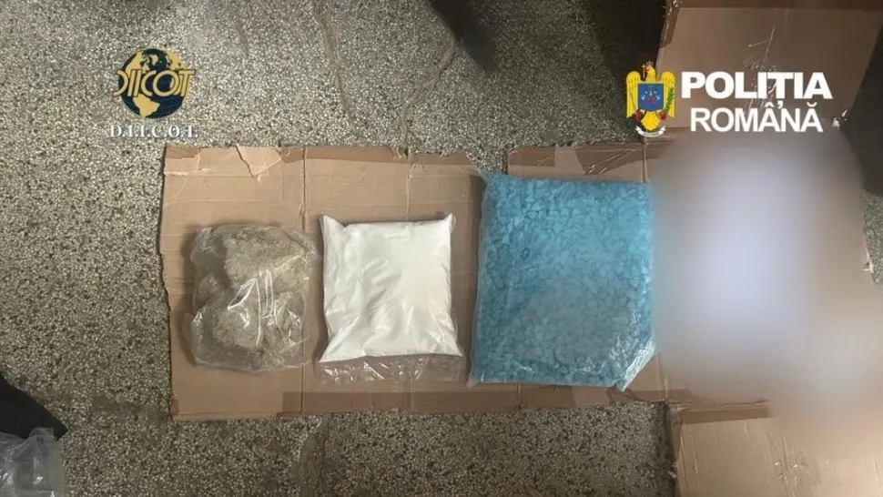 Adolescent de 17 ani din Arad, arestat preventiv pentru trafic internaţional şi intern de droguri. Polițiștii l-au prins în flagrant