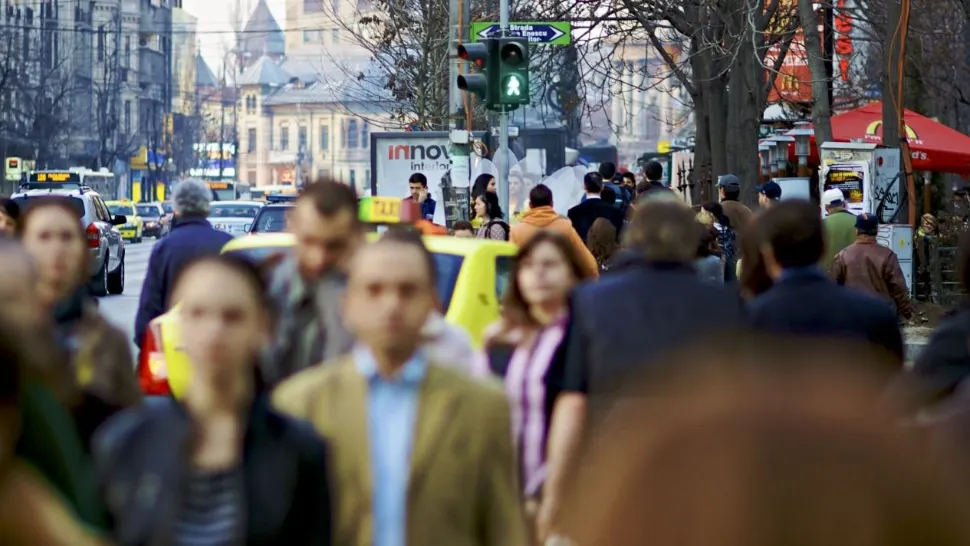 Sondaj alarmant: 60% dintre români renunță la mâncare și haine din cauza scumpirilor. Nivel de stres mai mare decât în 2008