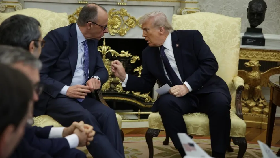 Scene incredibile în Biroul Oval: Trump glumește despre „lovirea” Germaniei, Merz rămâne impasibil - VIDEO