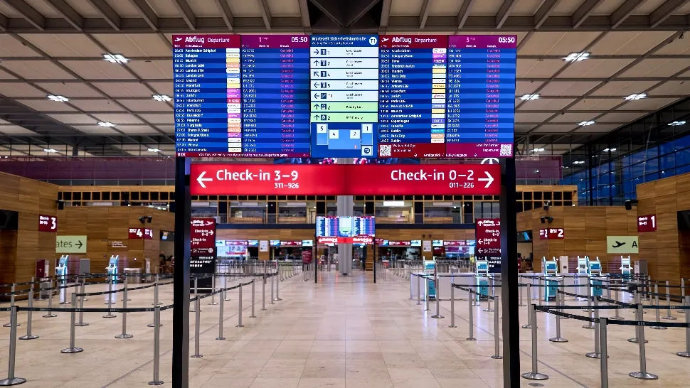 Greva de pe aeroportul Berlin-Brandenburg oprește complet traficul aerian. Aproximativ 57.000 de pasageri, afectați