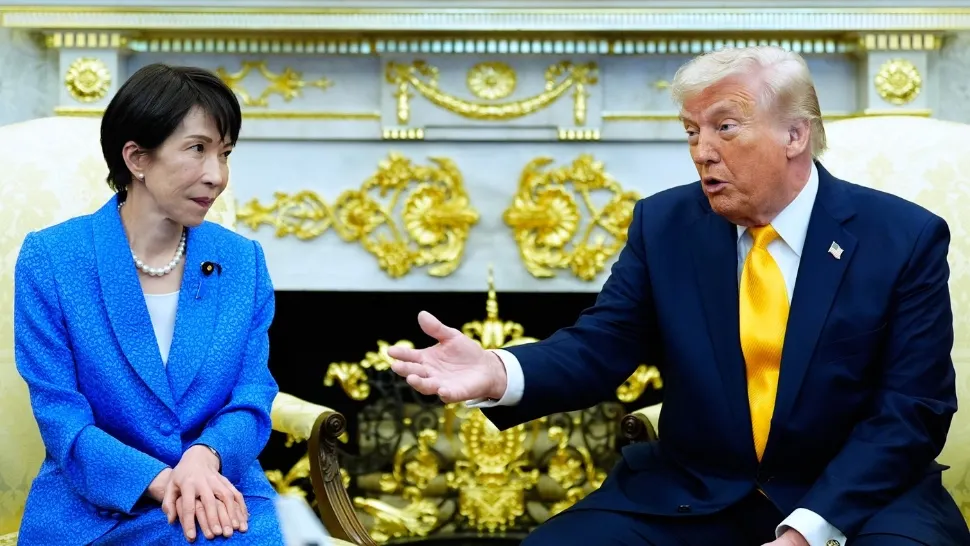 Donald Trump i-a lăsat pe toți cu gura căscată, după ce a făcut o glumă despre Pearl Harbor, chiar cu premierul Japoniei lângă el - VIDEO