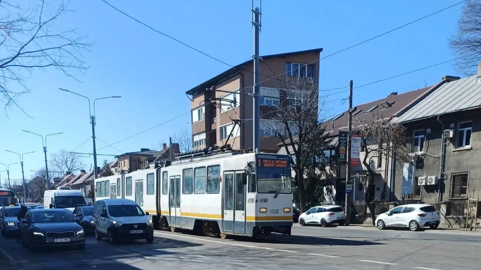 Haos și val de reclamații după devierile de trasee în transportul public din București - VEZI HARTA