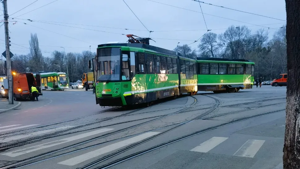Tramvai deraiat în zona Parcului Carol. O nouă zi de haos în transportul public din București