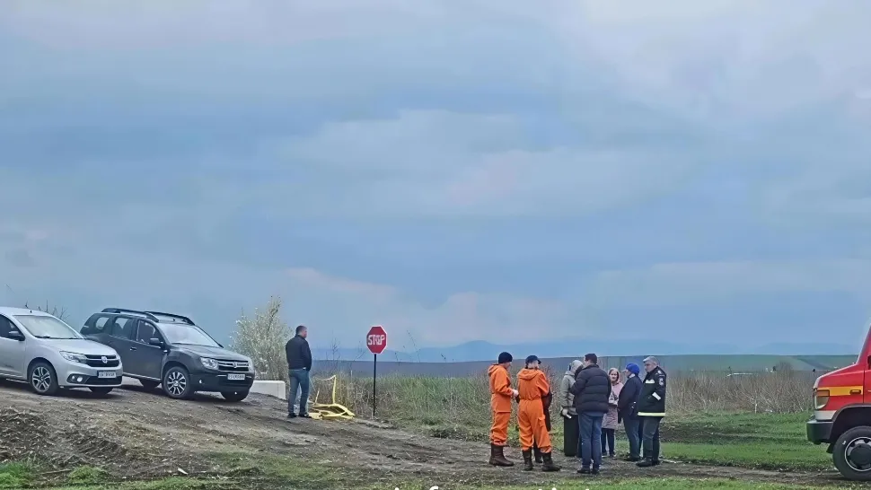 Alertă în Mărgineni, Neamț: emisii de gaze cu miros înțepător dintr-o cavernă. Intervenție de urgență a autorităților