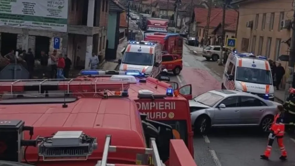 Accident grav în Sibiu: patru persoane rănite după un impact puternic între două mașini