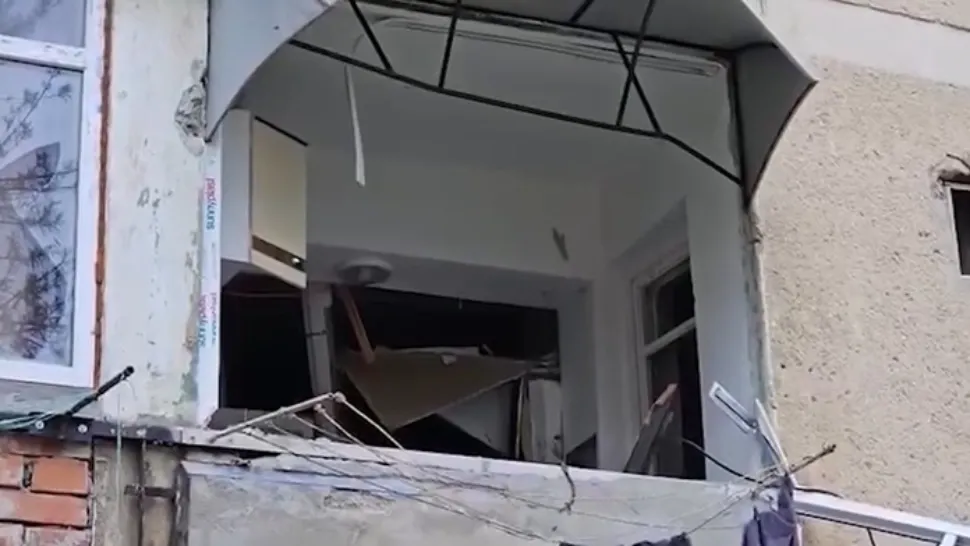 Trei răniți după o explozie într-un bloc din Galați: mai mulți locatari, evacuaţi de urgenţă