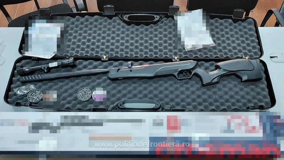 Descoperire șocantă la controlul vamal, pe aeroportul din Cluj: o armă cu aer comprimat și 200 de cartușe, găsite într-un colet din Cehia
