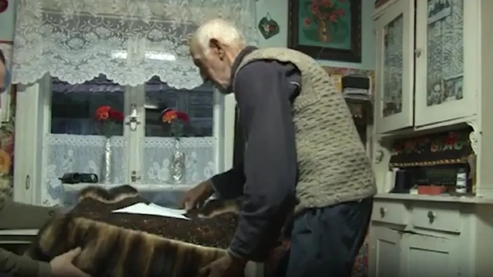 O viață între ac și ață: povestea ultimului cojocar