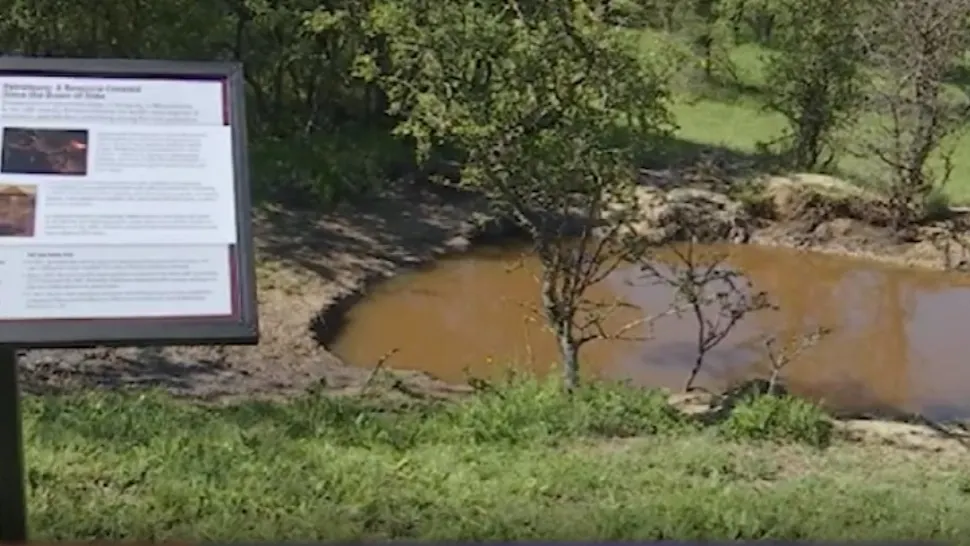 Alertă în România: apă contaminată cu țiței. Oamenii sunt disperați