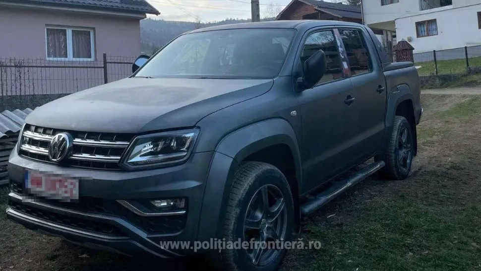 Autoturism furat din Austria, găsit de polițiști în Maramureș. Un alt caz, depistat la granița din Iași
