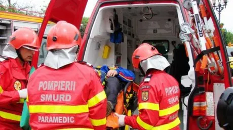 Copil de 2 ani, lovit de o mașină în Mangalia. Minorul a fost transportat de urgență la spital