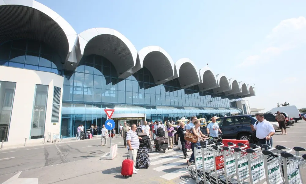 Cetățean străin, prins cu documente false pe Aeroportul Otopeni: voia să plece la Atena
