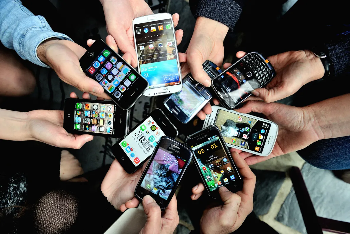Smartphone-urile se vând tot mai greu în Europa. Criza memoriilor si conflictele militare, principalel vinovate