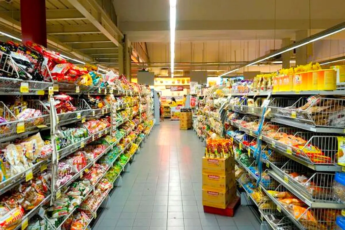 Un nou val de scumpiri la alimente, din această toamnă. Seceta și costurile mari la energie pun presiune pe prețurile de la raft