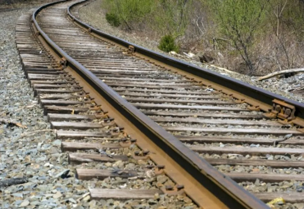 Haos pe calea ferată în plină caniculă! Circulația trenurilor, blocată între Roșiori Nord și Caracal după defectarea a două trenuri