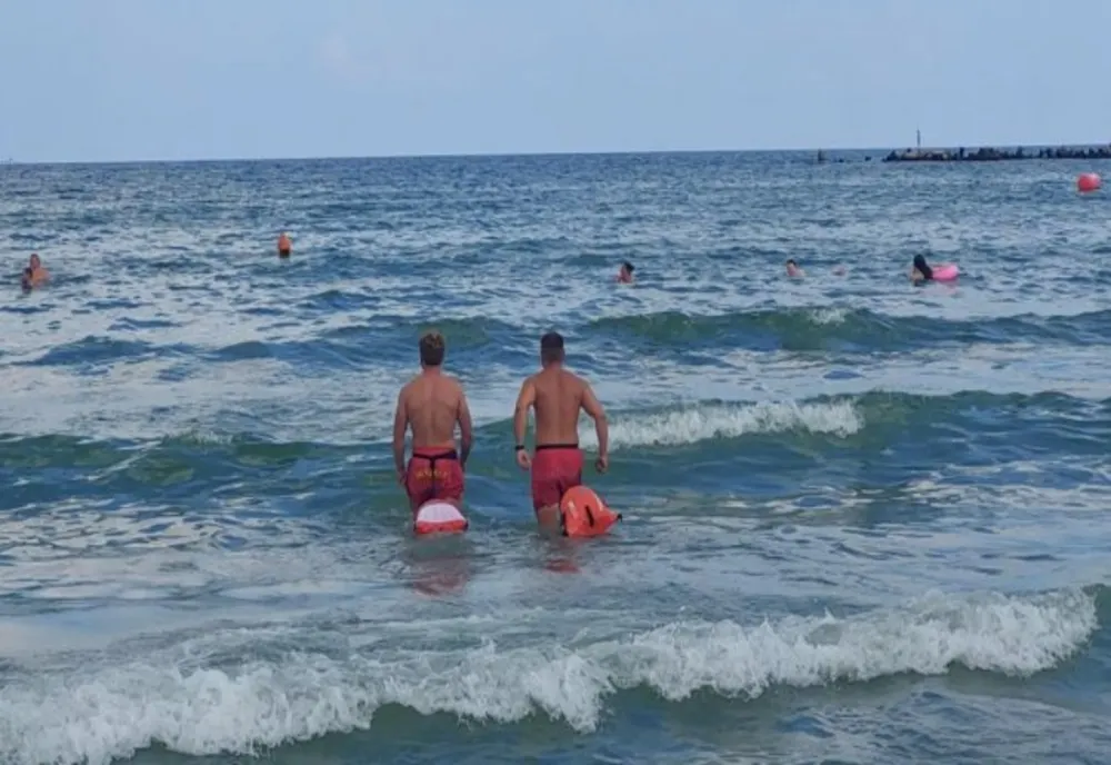 Persoană scoasă inconștientă din mare, în stațiunea Mamaia. Victima este resuscitată