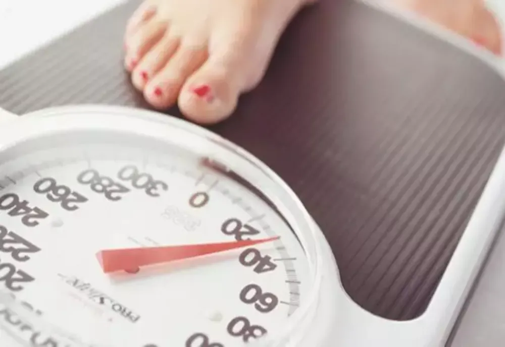 Pare că faci exact opusul, dar te poate ajuta să slăbești. Ce se întâmplă când iei pauză de la dietă