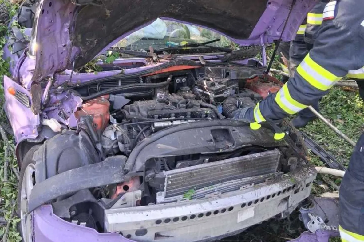 Accident tragic în Giurgiu. Tânără de 18 ani, moartă după ce mașina în care se afla a derapat și a ieșit de pe șosea-FOTO
