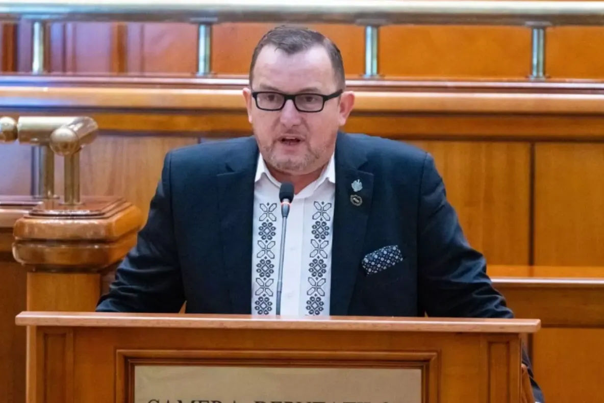 Critici după boicotarea firmei care nu l-a primit pe Călin Georgescu. Deputat AUR: „Producătorii români trebuie susținuți”