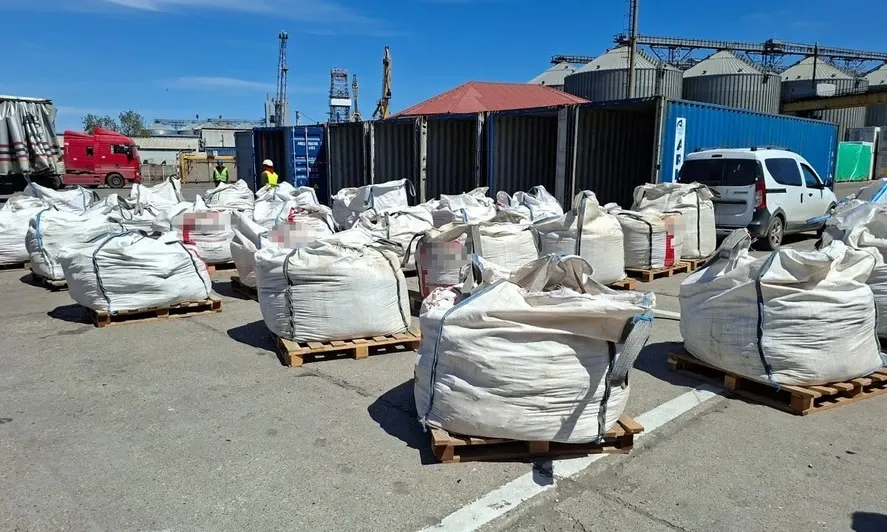 Containere cu 165 de tone de deșeuri, descoperite la Constanța. Marfa venea din Algeria