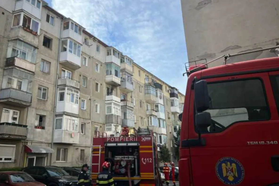 Incendiu într-un bloc din Sibiu. Un bărbat a fost găsit carbonizat 