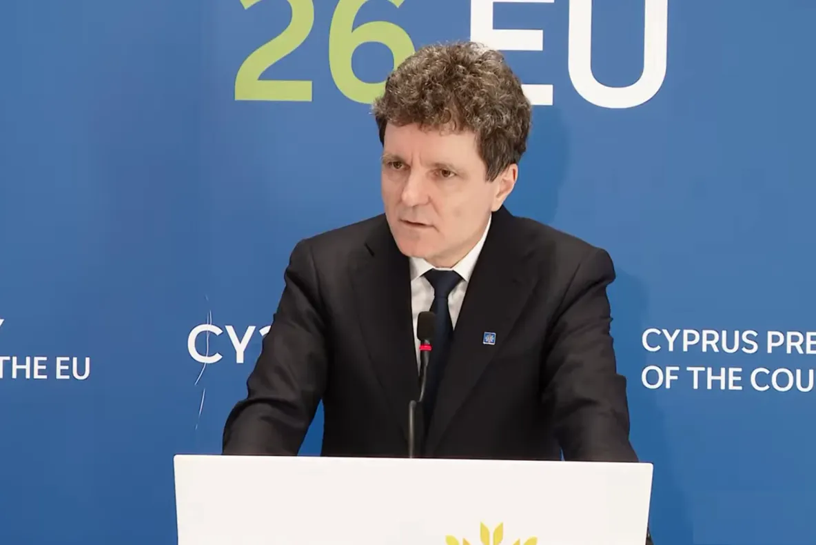 Nicușor Dan, prezent la summitul european de la Erevan