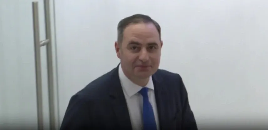 Cum este apărat șeful Vămilor? Cine refuză să ia măsuri?