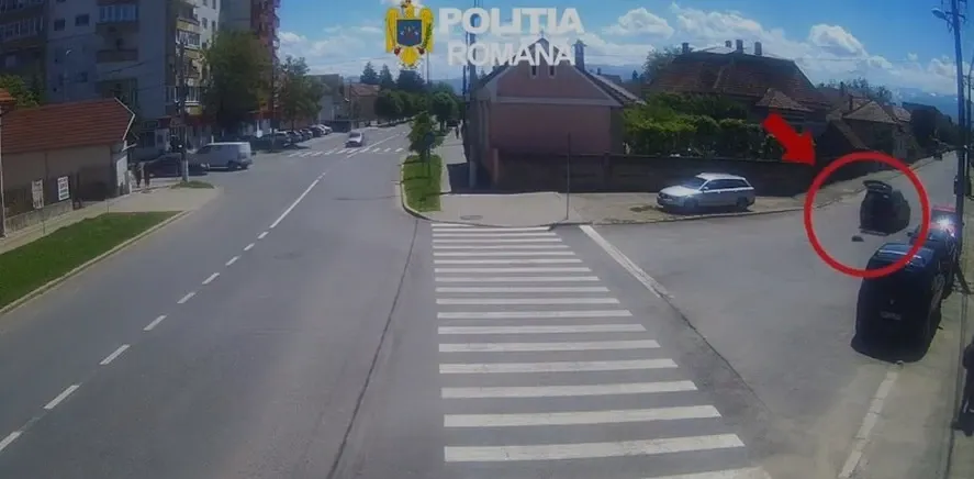 Geantă cu peste 25.000 de euro pierdută pe o stradă din Făgăraş. Poliţiştii au recuperat banii în mai puţin de o oră