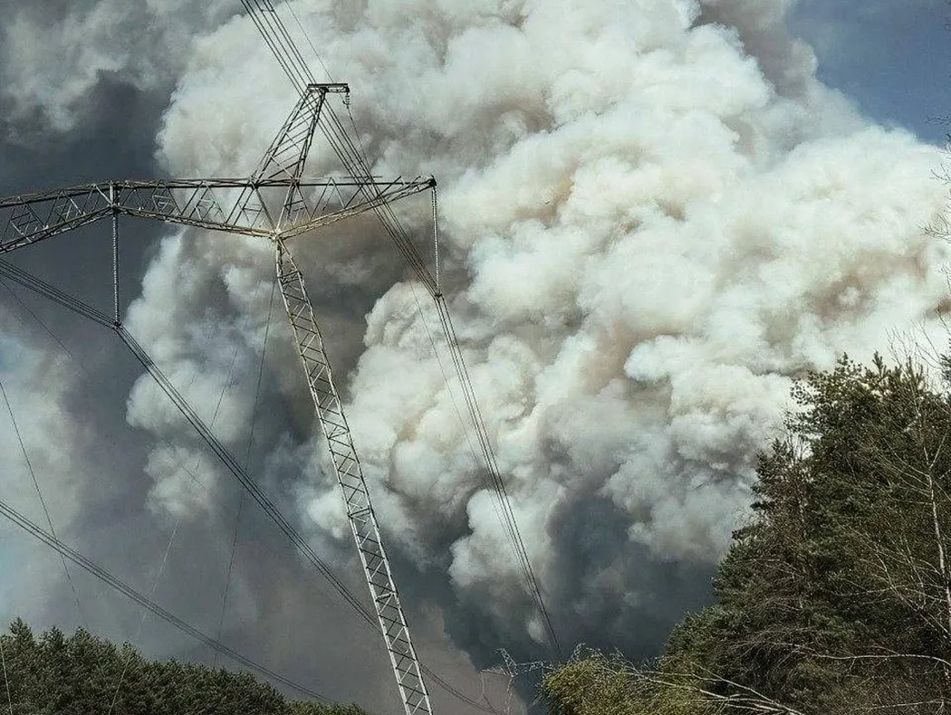 Incendiu uriaș la Cernobîl. Meteorologii români monitorizează deplasarea norului de fum - VIDEO