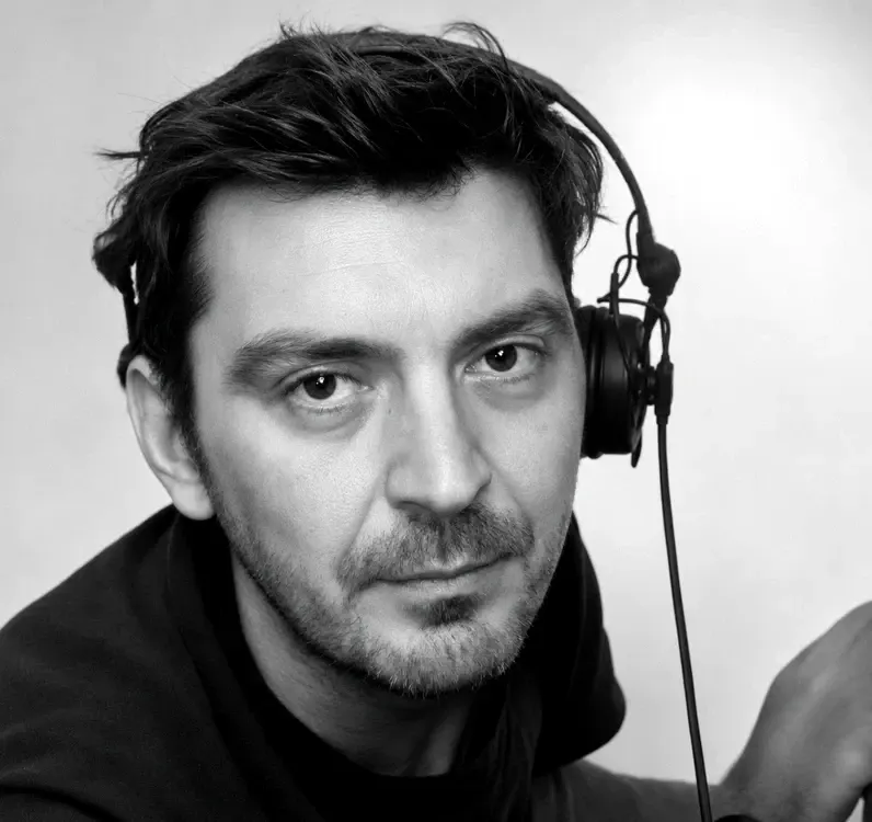 Doliu în muzica românească! DJ Bob Fontana, legenda trupei Ro-Mania, s-a stins din viață la doar 44 de ani