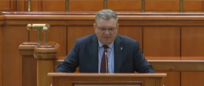 Dumitru Coarnă, atac dur la adresa lui Bolojan în Parlament: „Voi vota la vedere plecarea dumneavoastră"