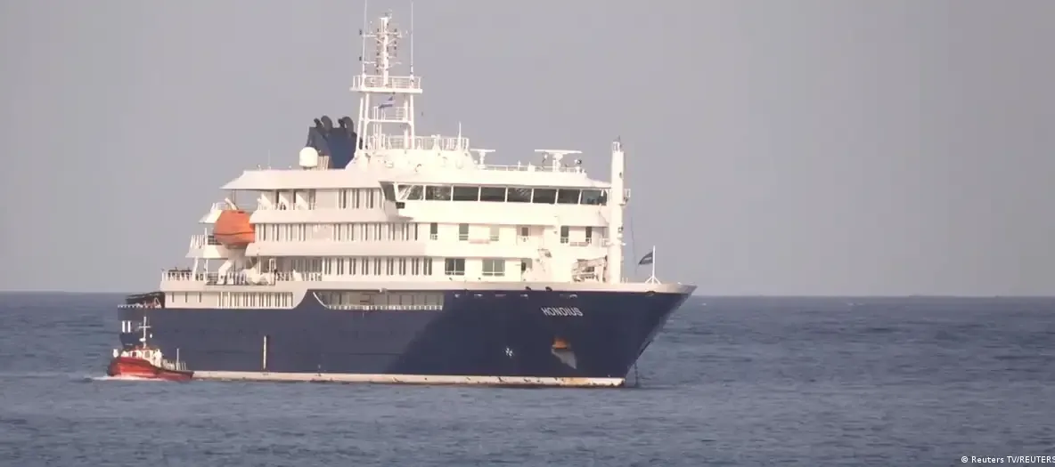 Nava MV Hondius, afectată de focarul de hantavirus, ajunge în Olanda cu 27 de persoane la bord