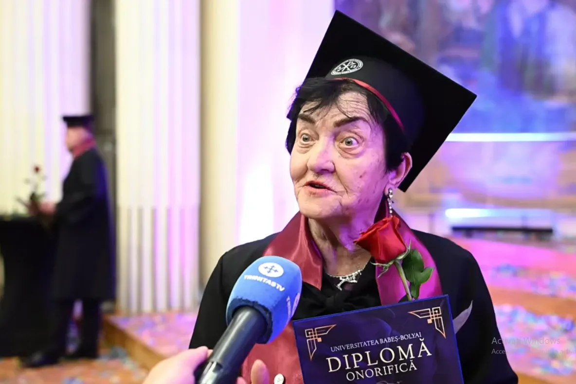 La 90 de ani și-a împlinit visul. A absolvit facultatea după o așteptare de peste 70 de ani: "Mai bine mai târziu decât niciodată"