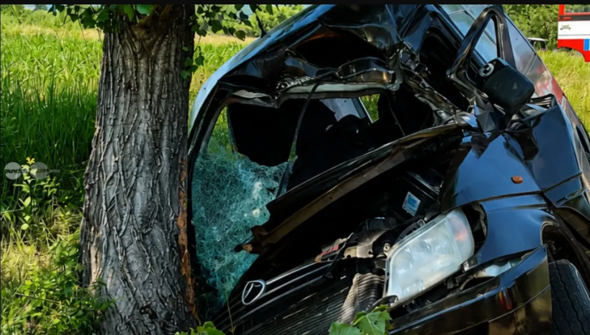 Accident grav în Mureș. O persoană a murit, alta este în stare critică: elicopterul SMURD a fost trimis la fața locului
