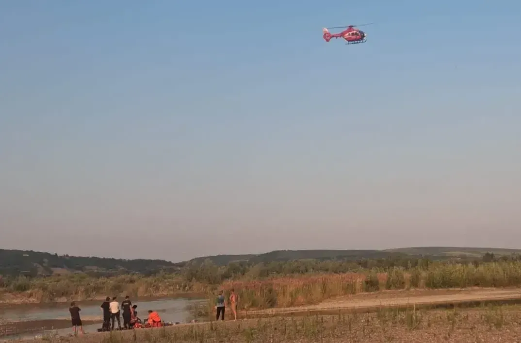 Tragedie în Bacău. Un adolescent de 16 ani s-a înecat în râul Siret