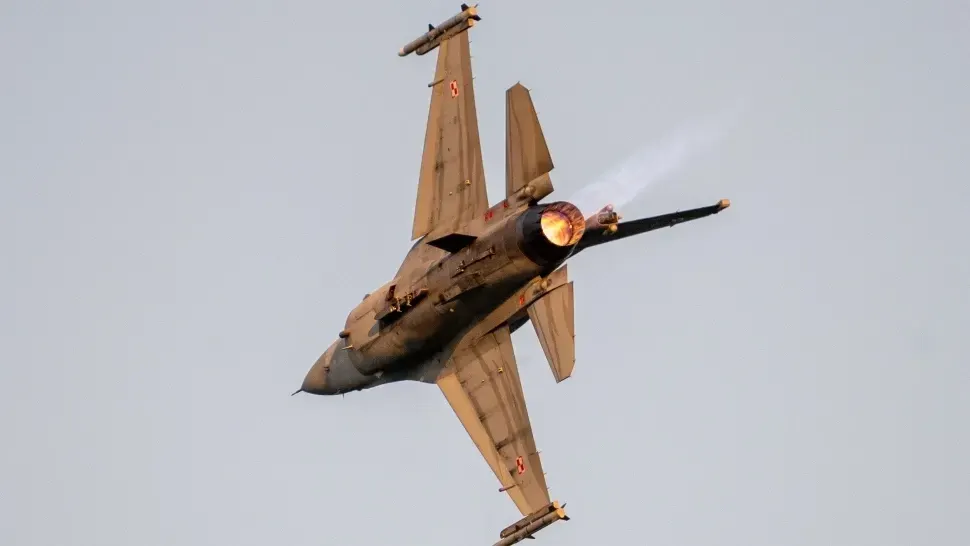 Panică la graniță. Un avion chinez a fost interceptat de NATO deasupra României