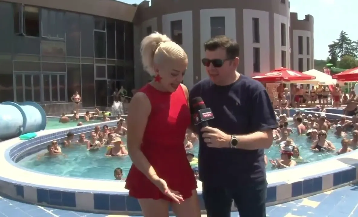 Căldură insuportabilă în România. Piscinele s-au umplut de oameni, iar distracția este în toi - VIDEO