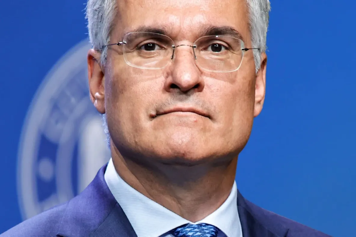 Pîslaru se victimizează, dar ține Legea pensiilor la sertar: "Am lucrat până la miezul nopții"