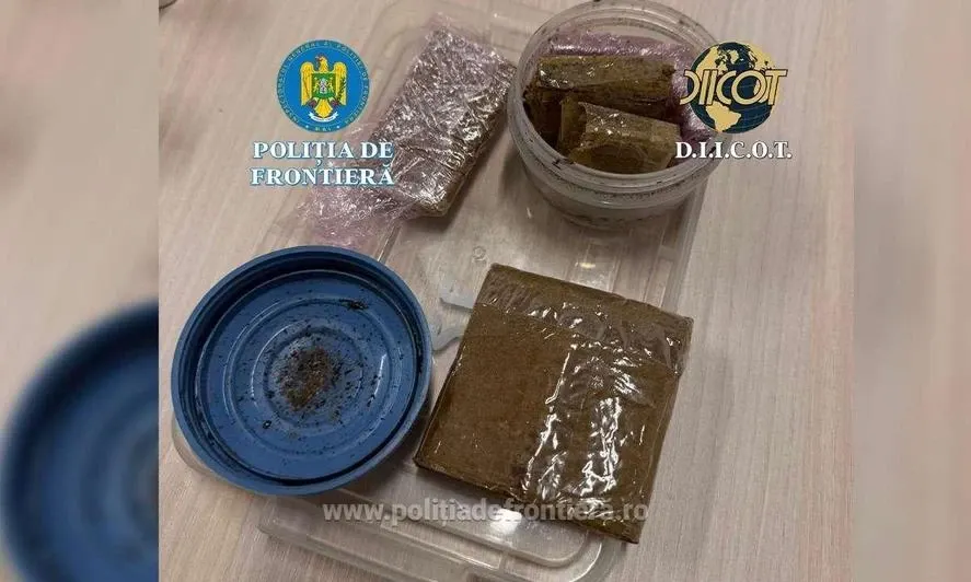 Ucrainean, reținut pe Aeroportul Mihail Kogălniceanu după ce a introdus în țară droguri din SUA. Procurorii cer arestarea preventivă
