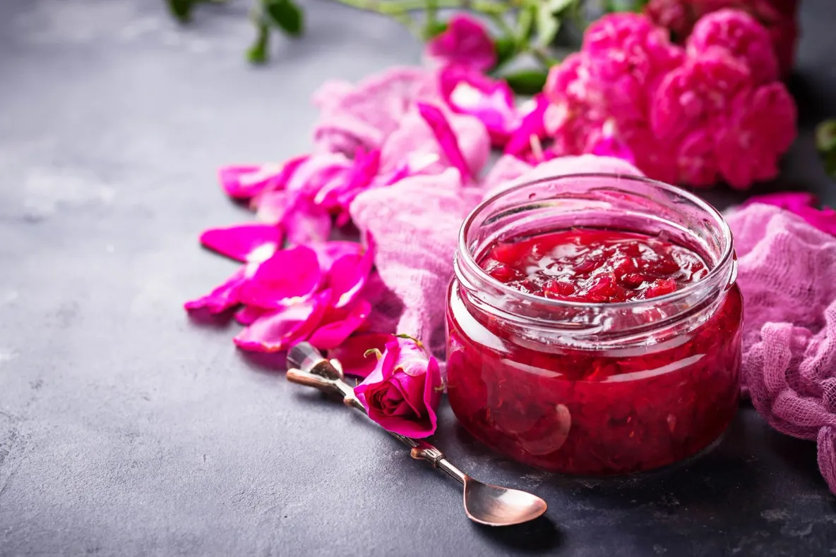 Dulceața de trandafiri ca la bunica: ce flori să folosești