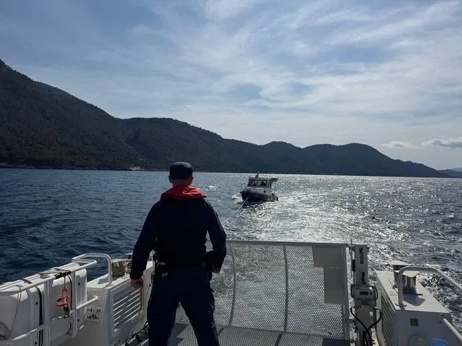 Navă de pescuit turcească, atacată și scufundată în Marea Neagră. Un mort și patru răniți