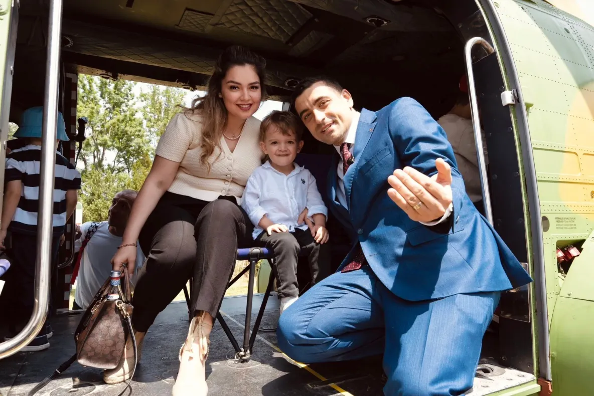 George și Ilinca Simion au petrecut Ziua Copilului împreună cu fiul lor de 2 ani, Răducu – GALERIE FOTO