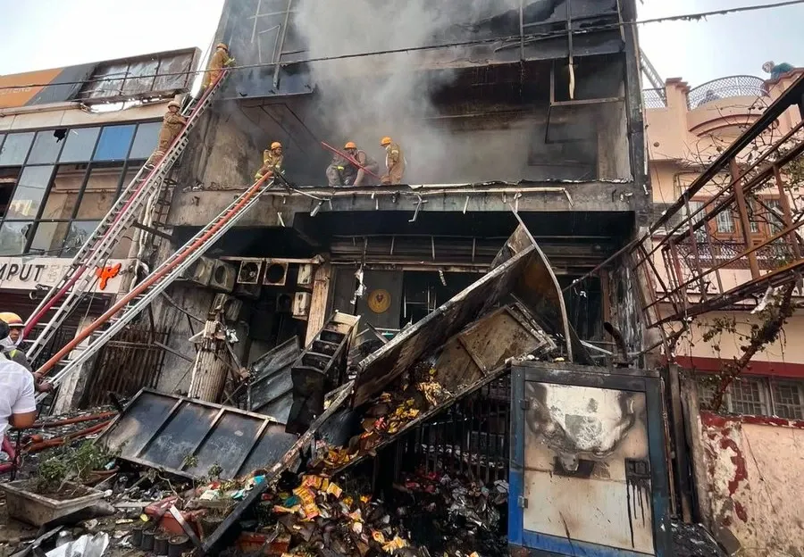 Incendiu devastator într-o clădire din India: 14 morți, cei mai mulți studenți - FOTO