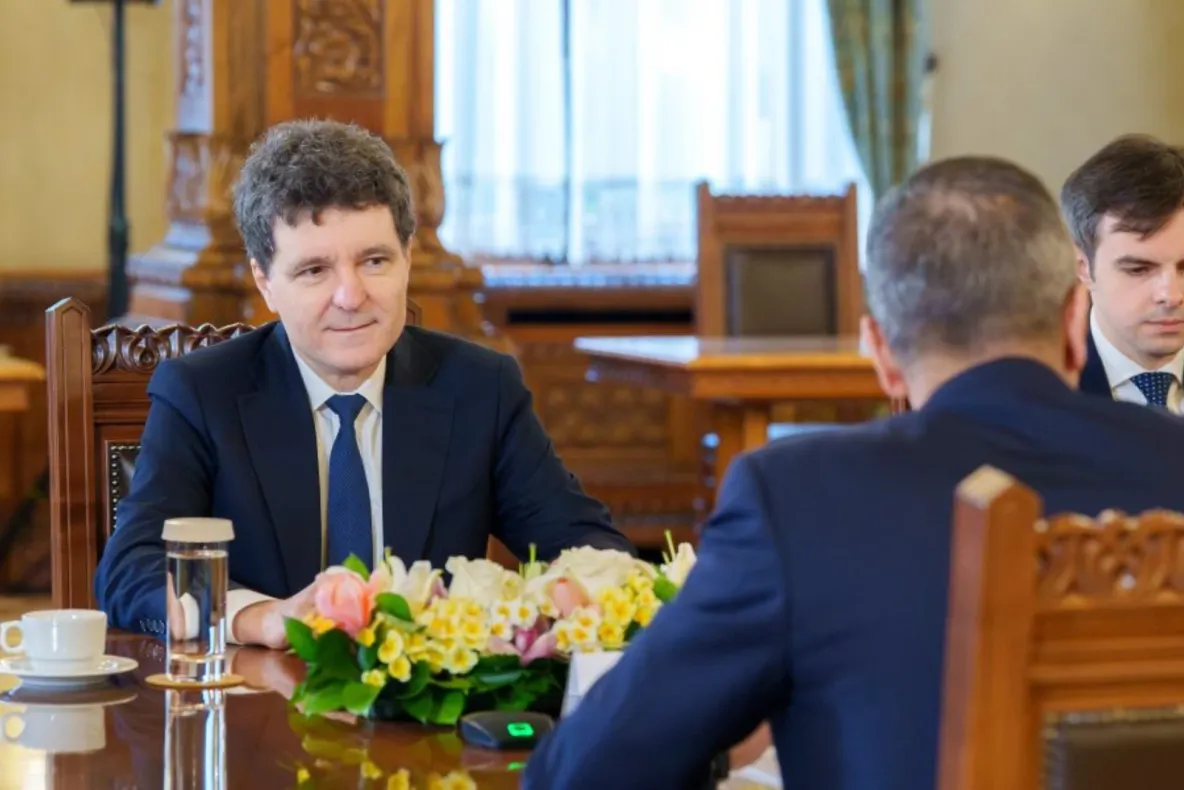 CSAT, convocat în plin război politic. Nicușor Dan discută strategia NATO și misiunile Armatei, la aceeași masă cu premierul demis