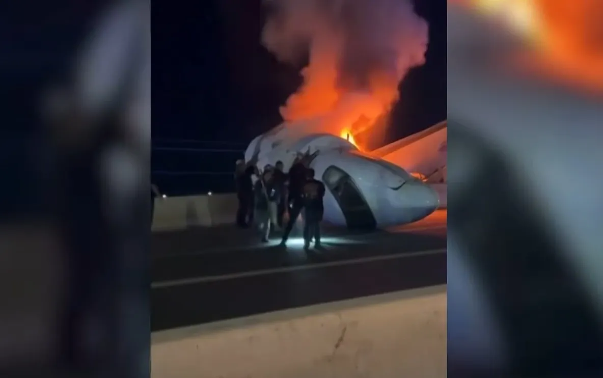 Avion prăbușit pe o autostradă din Texas: Pasageri salvați din aeronava în flăcări VIDEO