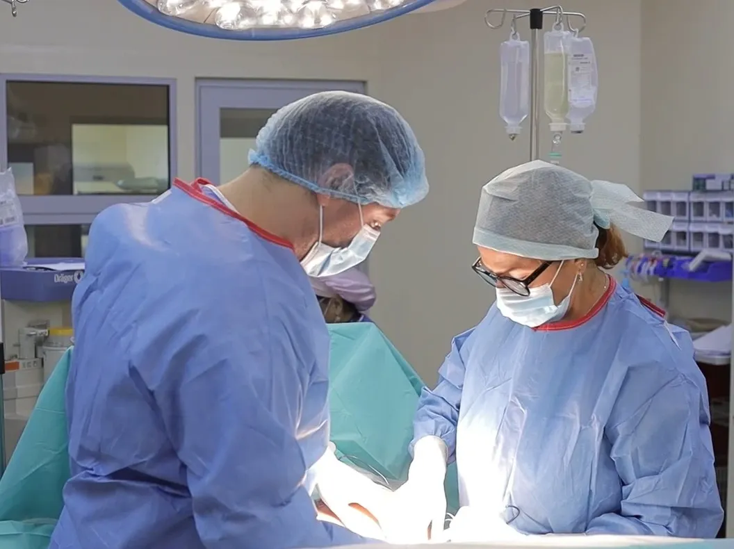 Experiența unei mame care a revenit cu încredere la aceeași maternitate
