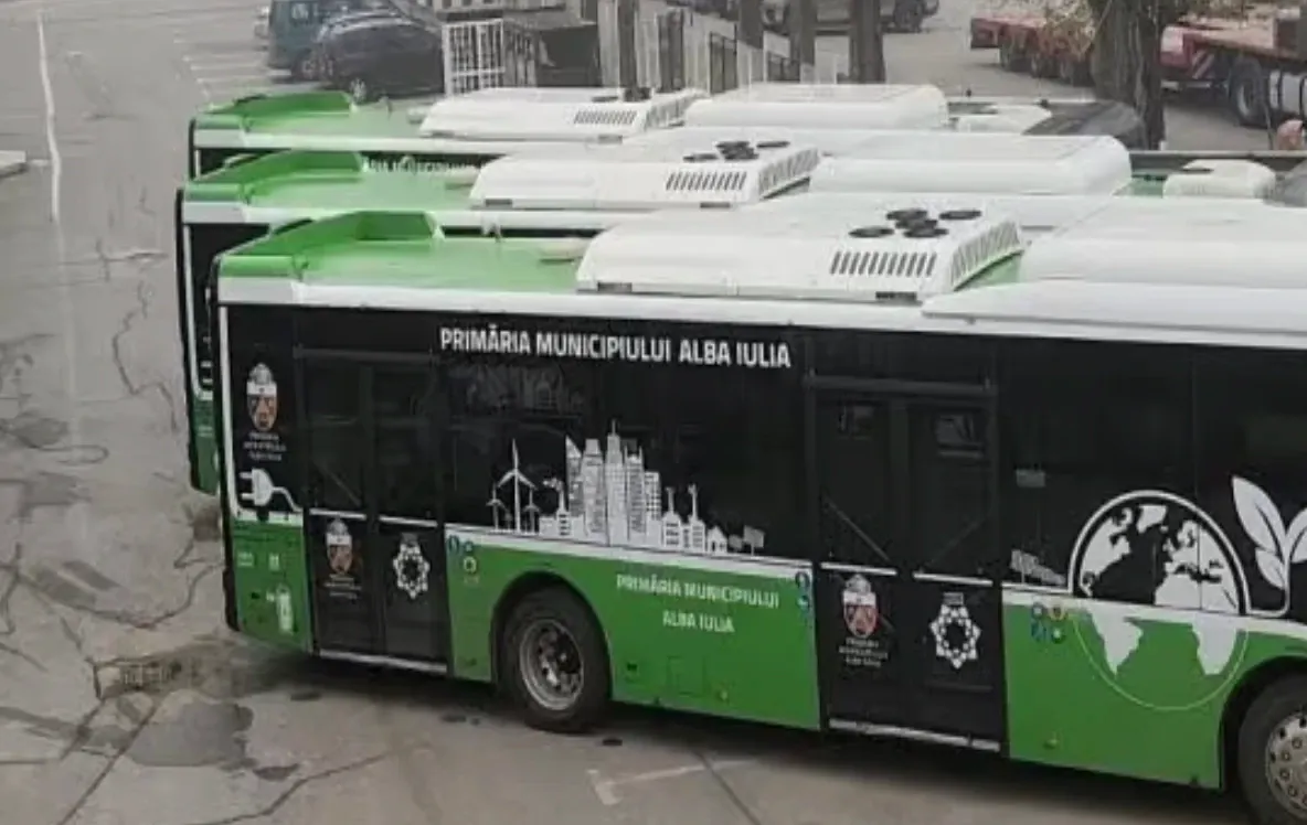 Transportul public din Alba Iulia, blocat după protestul șoferilor care își cer salariile restante