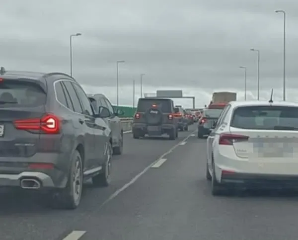 Trafic îngreunat pe A2, în zona Cernavodă, după un accident cu trei mașini